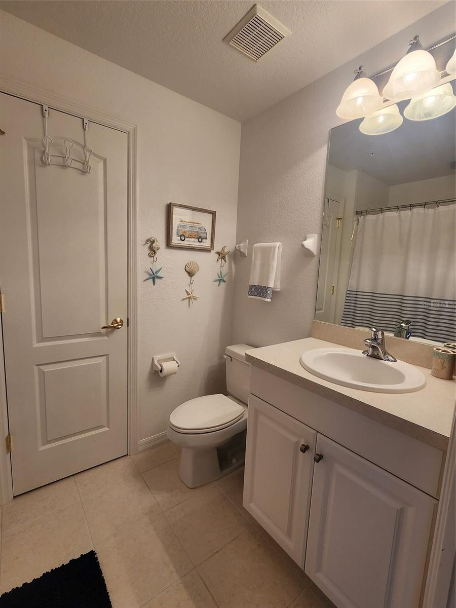 CASA DI AMICI - Residential Lease