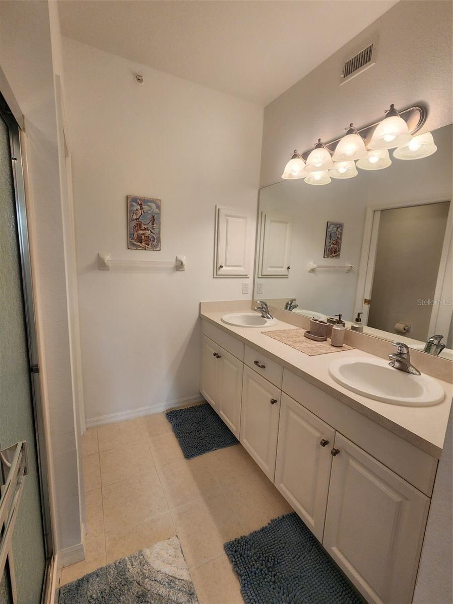 CASA DI AMICI - Residential Lease