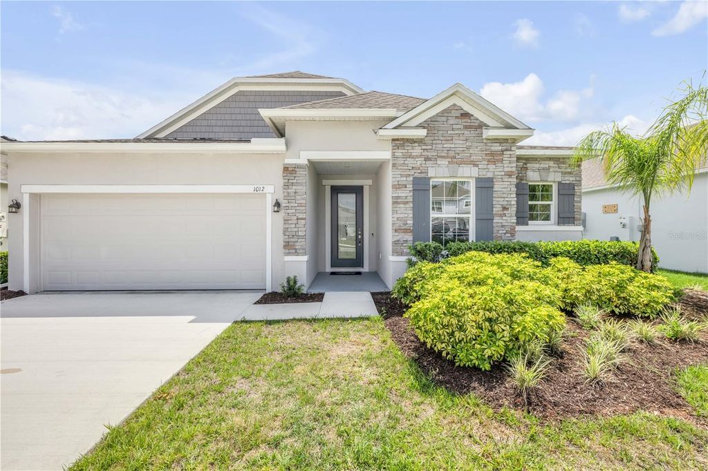 Photo of 1012 Bradford Ridge Drive, Leesburg, FL 34748 (MLS # NS1087174)