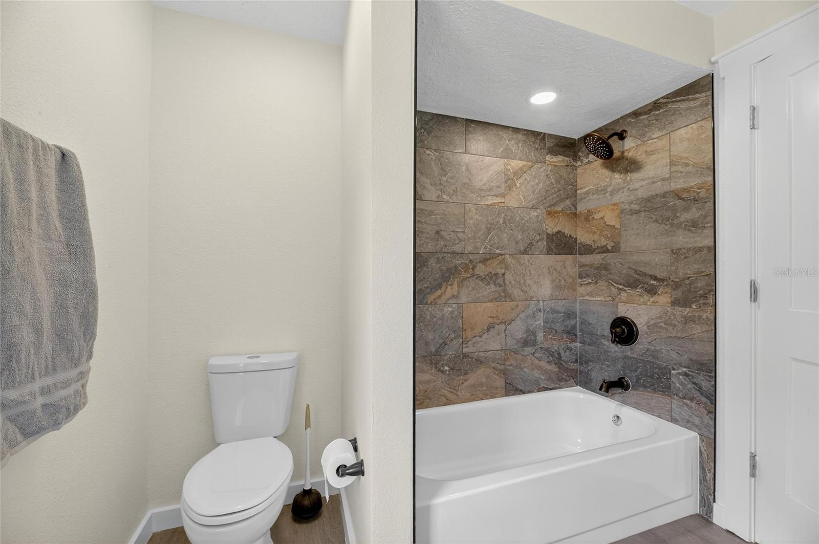 WALDEN LAKE FAIRWAY ESTATES - Residential