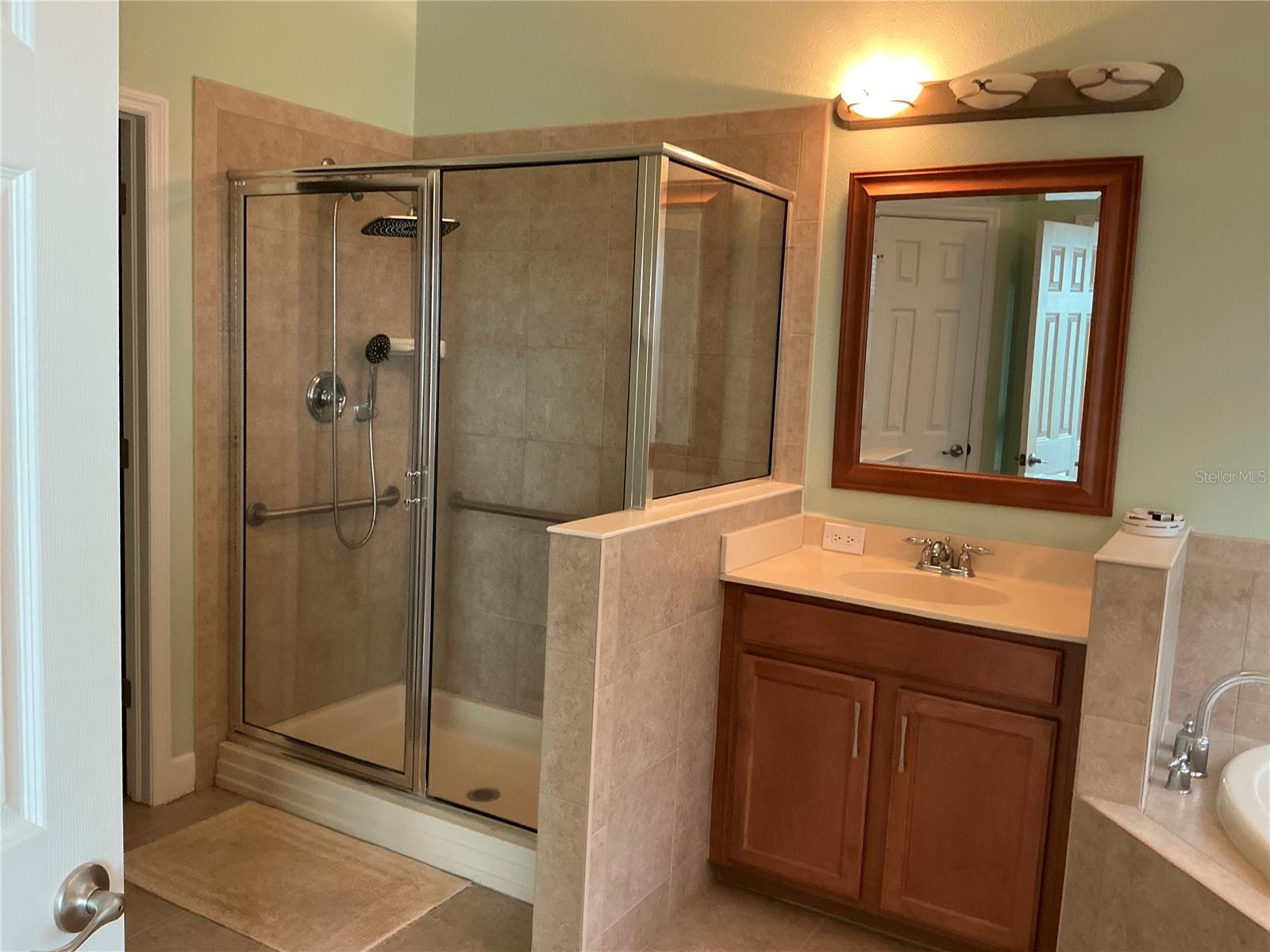 SEMINOLE ISLE - Residential Lease