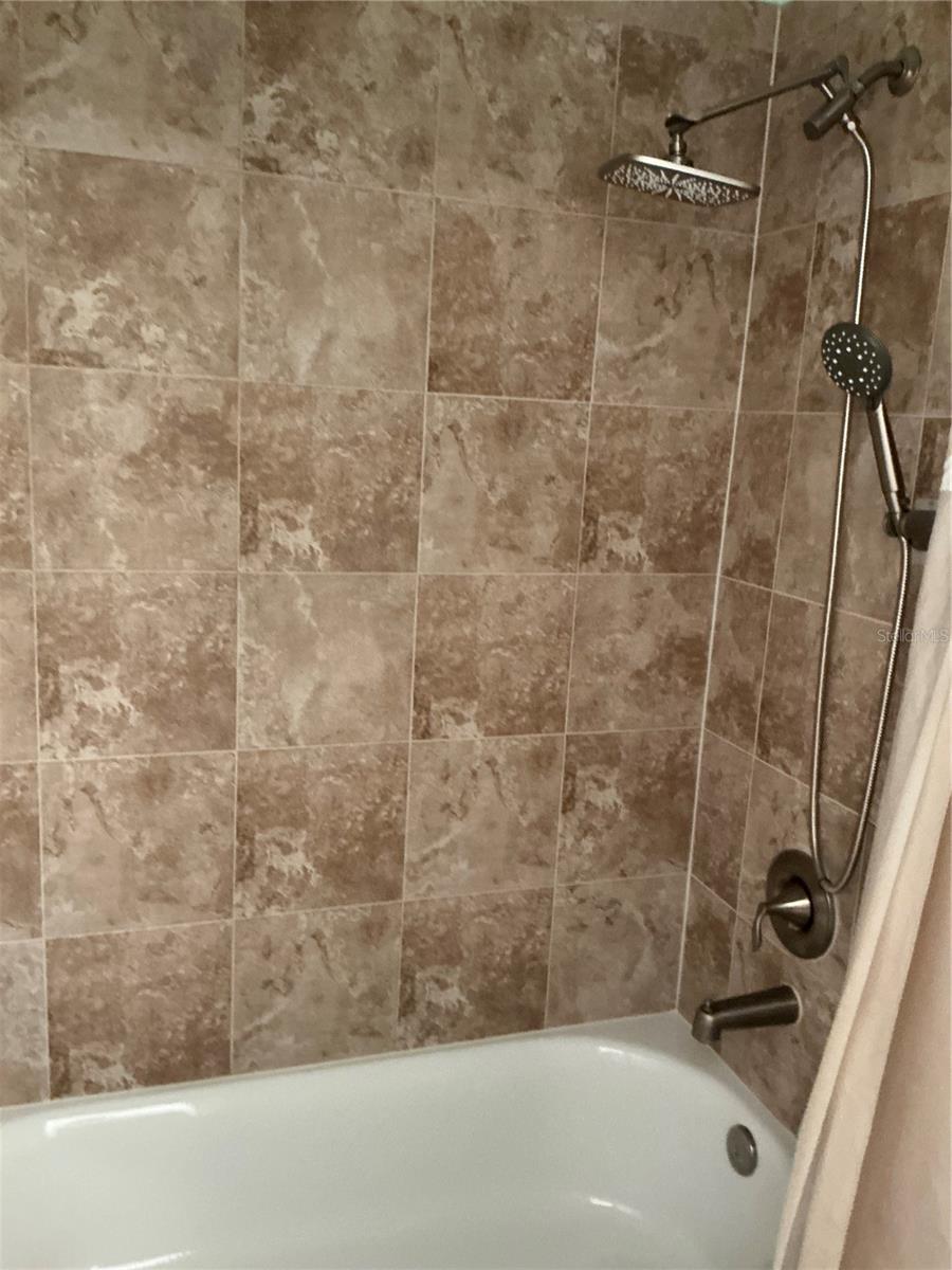 SEMINOLE ISLE - Residential Lease