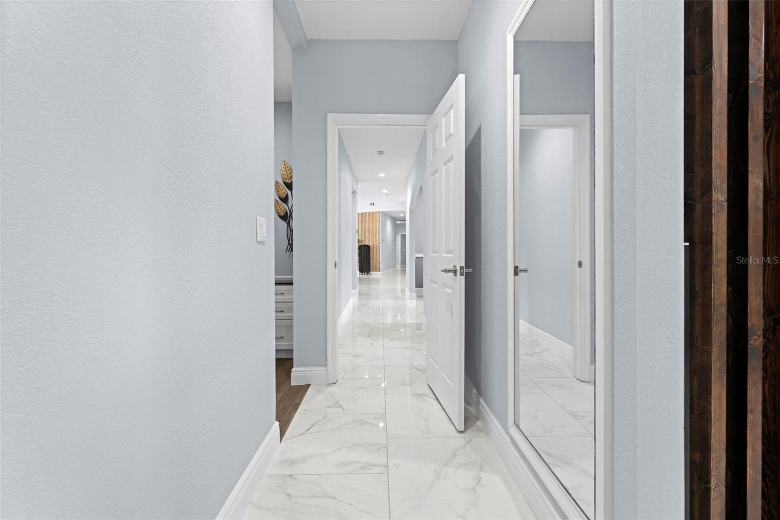 HAMPTON HILLS - Residential