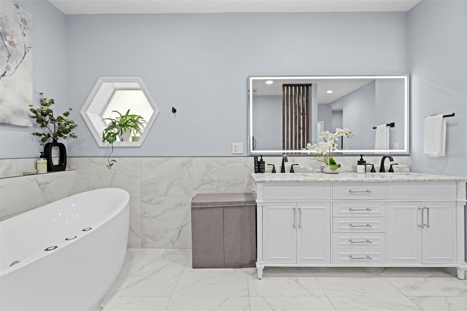 HAMPTON HILLS - Residential