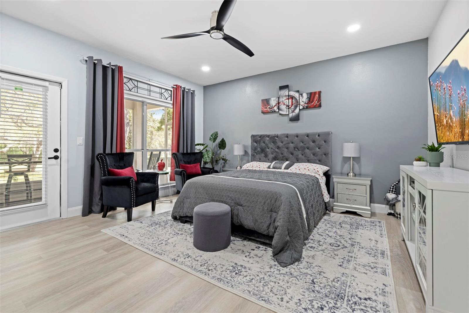 HAMPTON HILLS - Residential