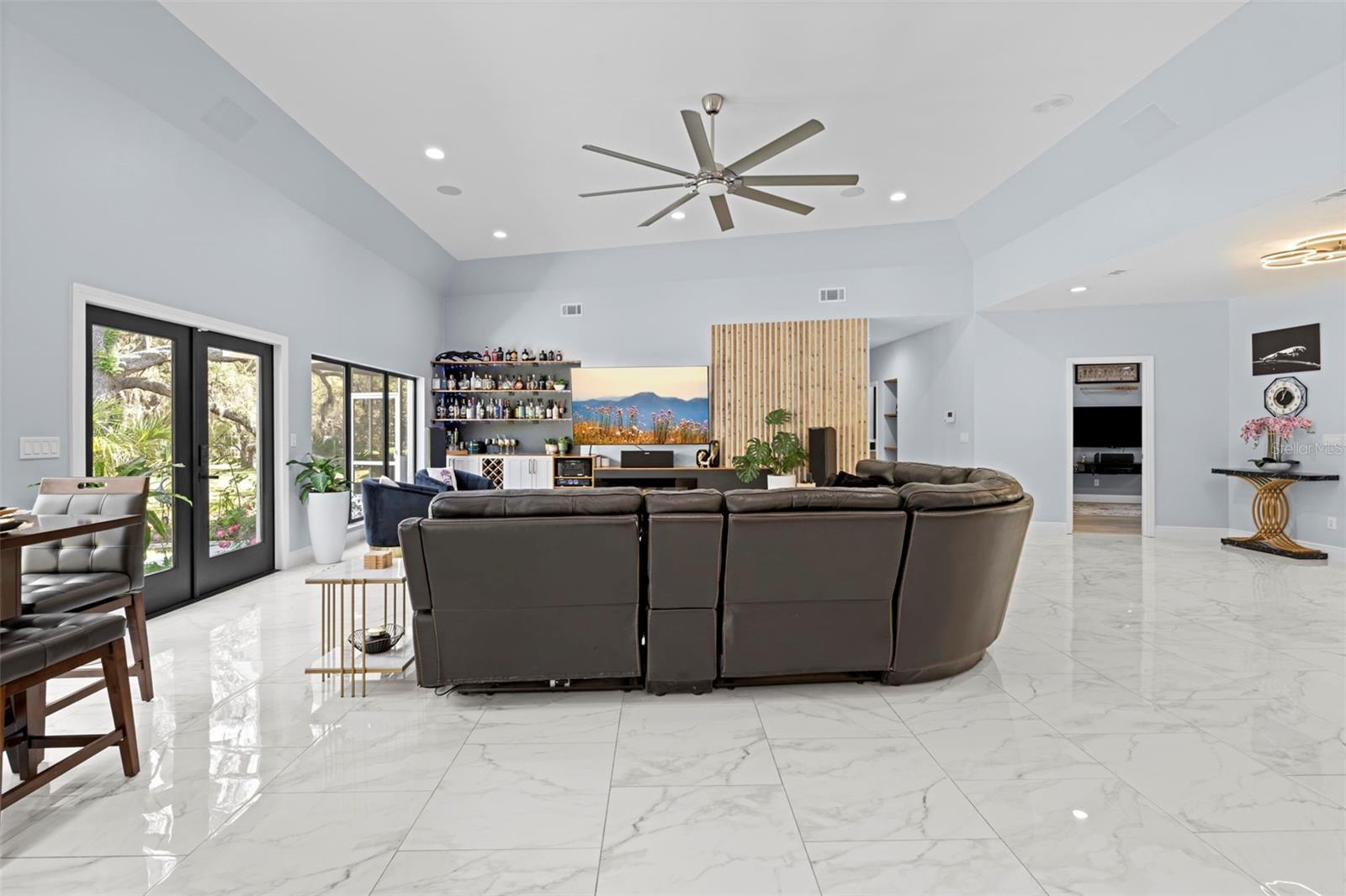 HAMPTON HILLS - Residential