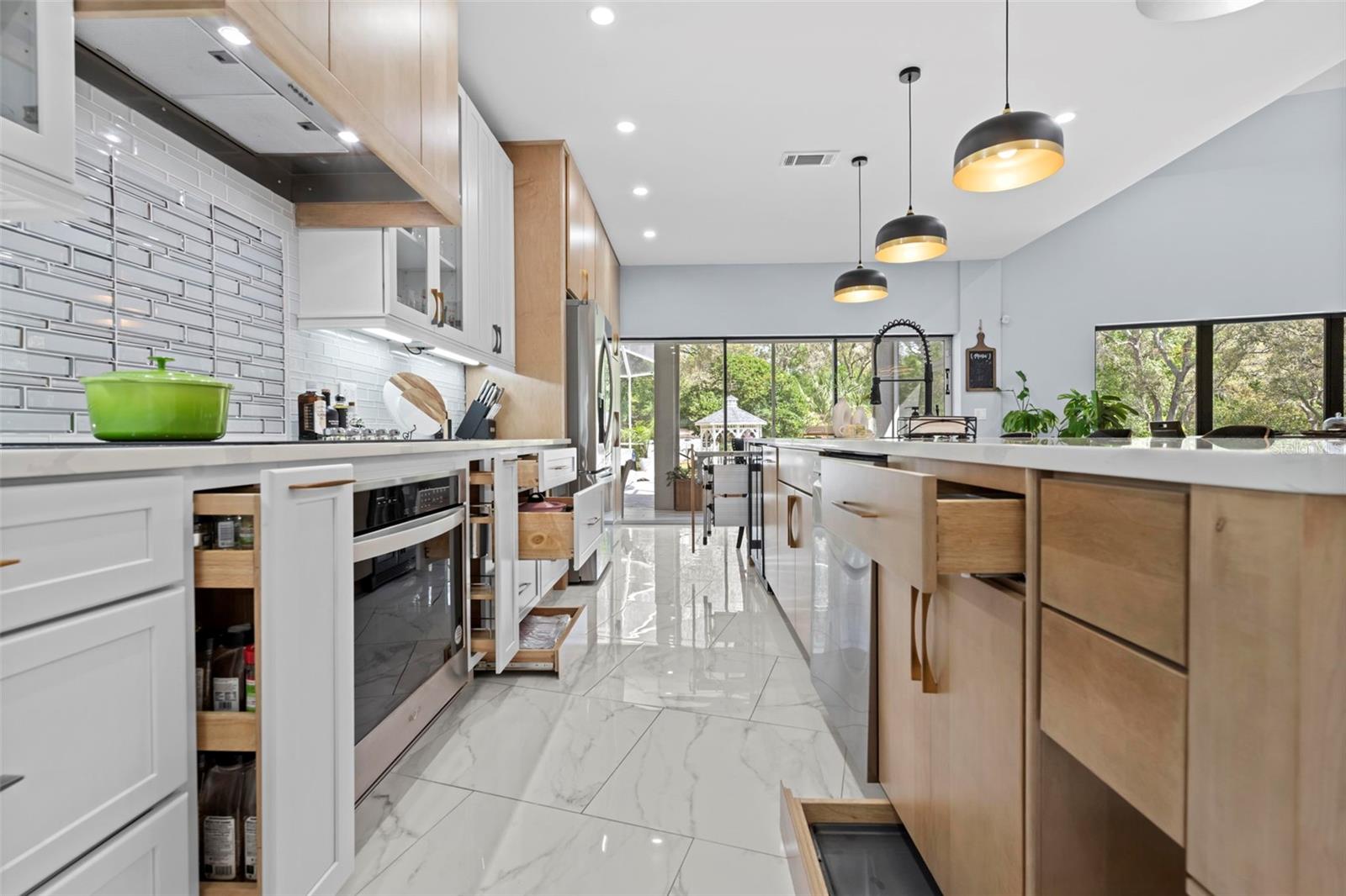 HAMPTON HILLS - Residential