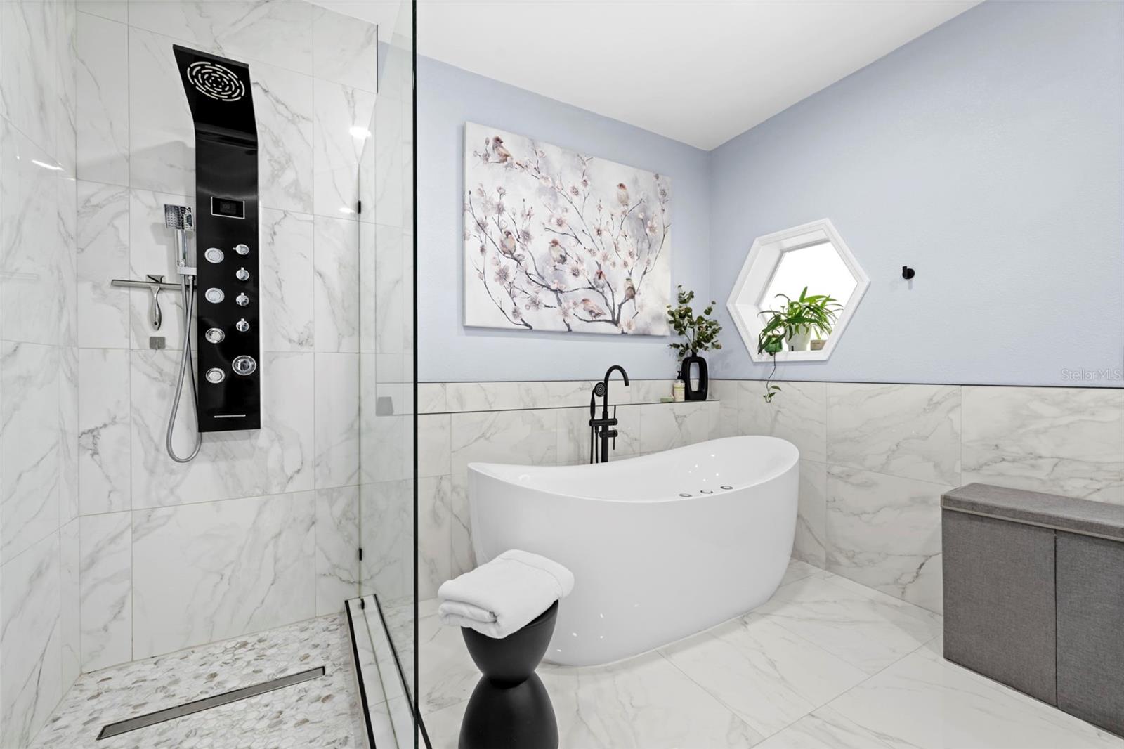 HAMPTON HILLS - Residential