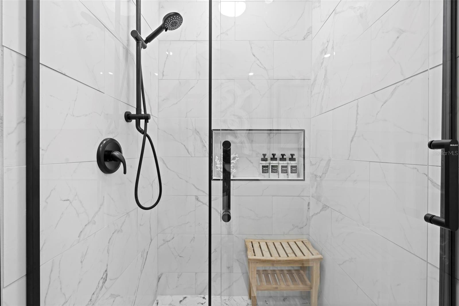 HAMPTON HILLS - Residential