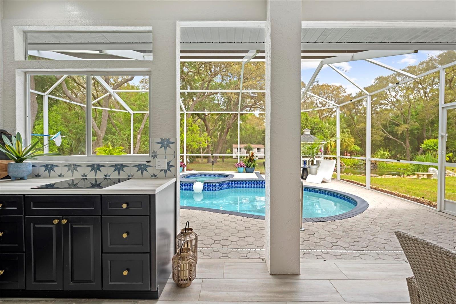 HAMPTON HILLS - Residential