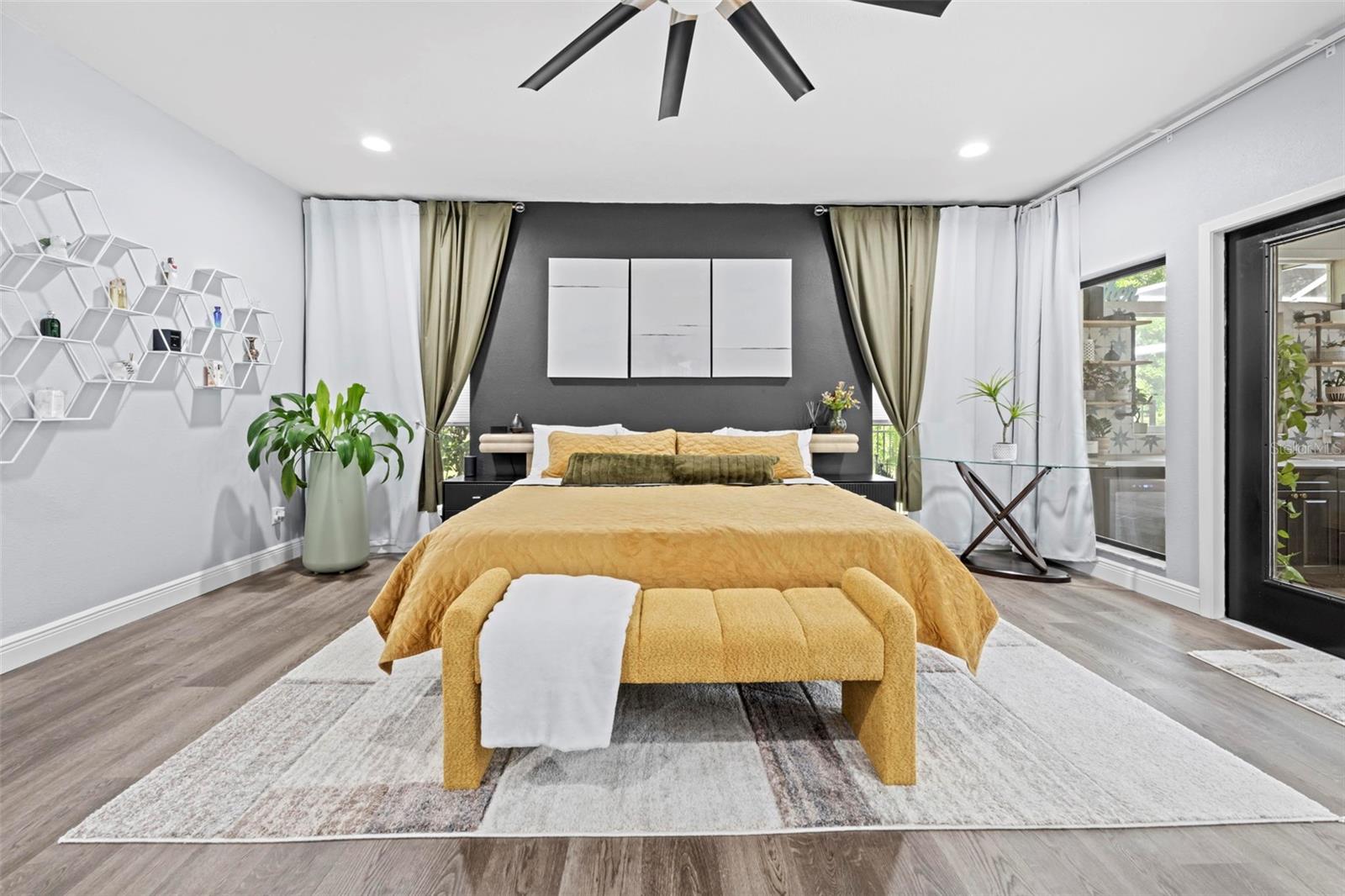 HAMPTON HILLS - Residential