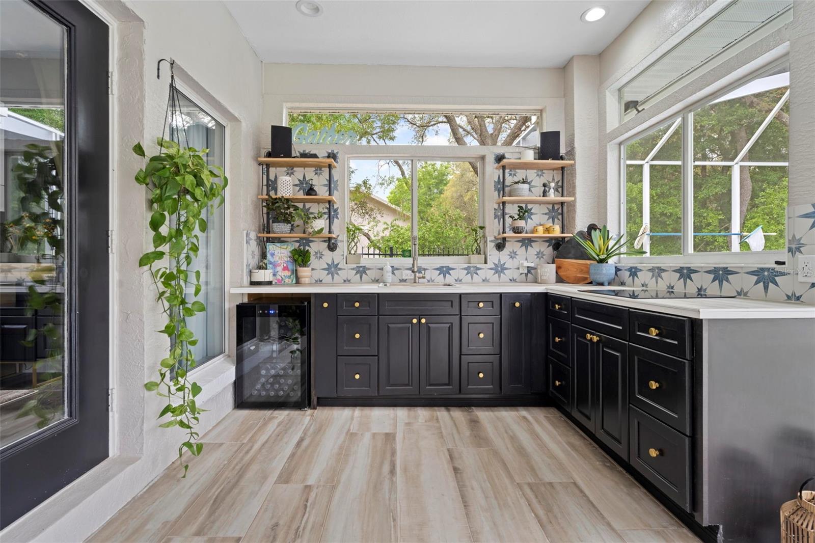 HAMPTON HILLS - Residential