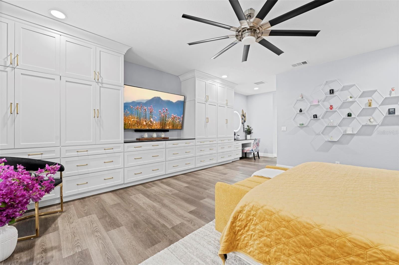 HAMPTON HILLS - Residential