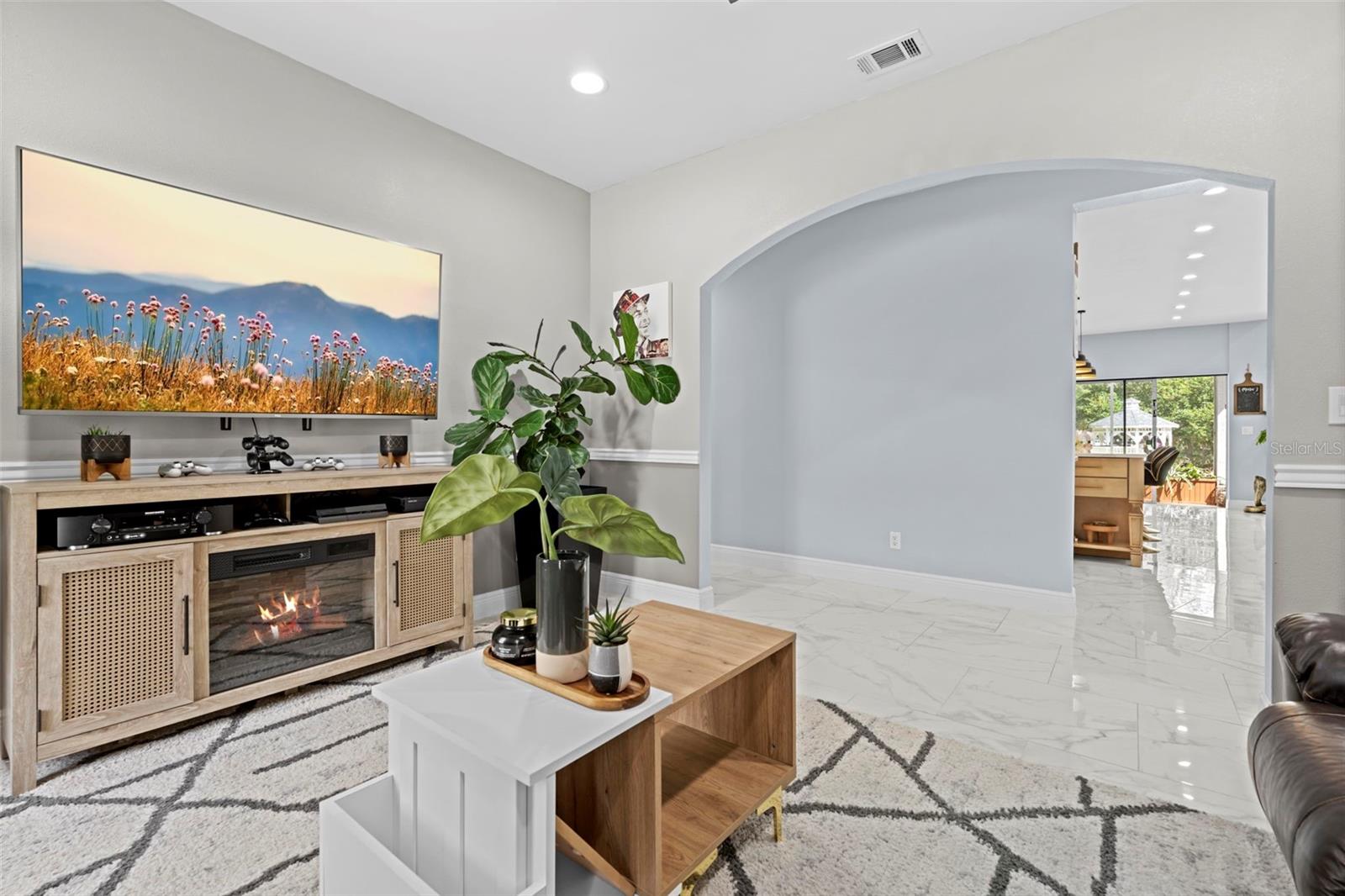 HAMPTON HILLS - Residential