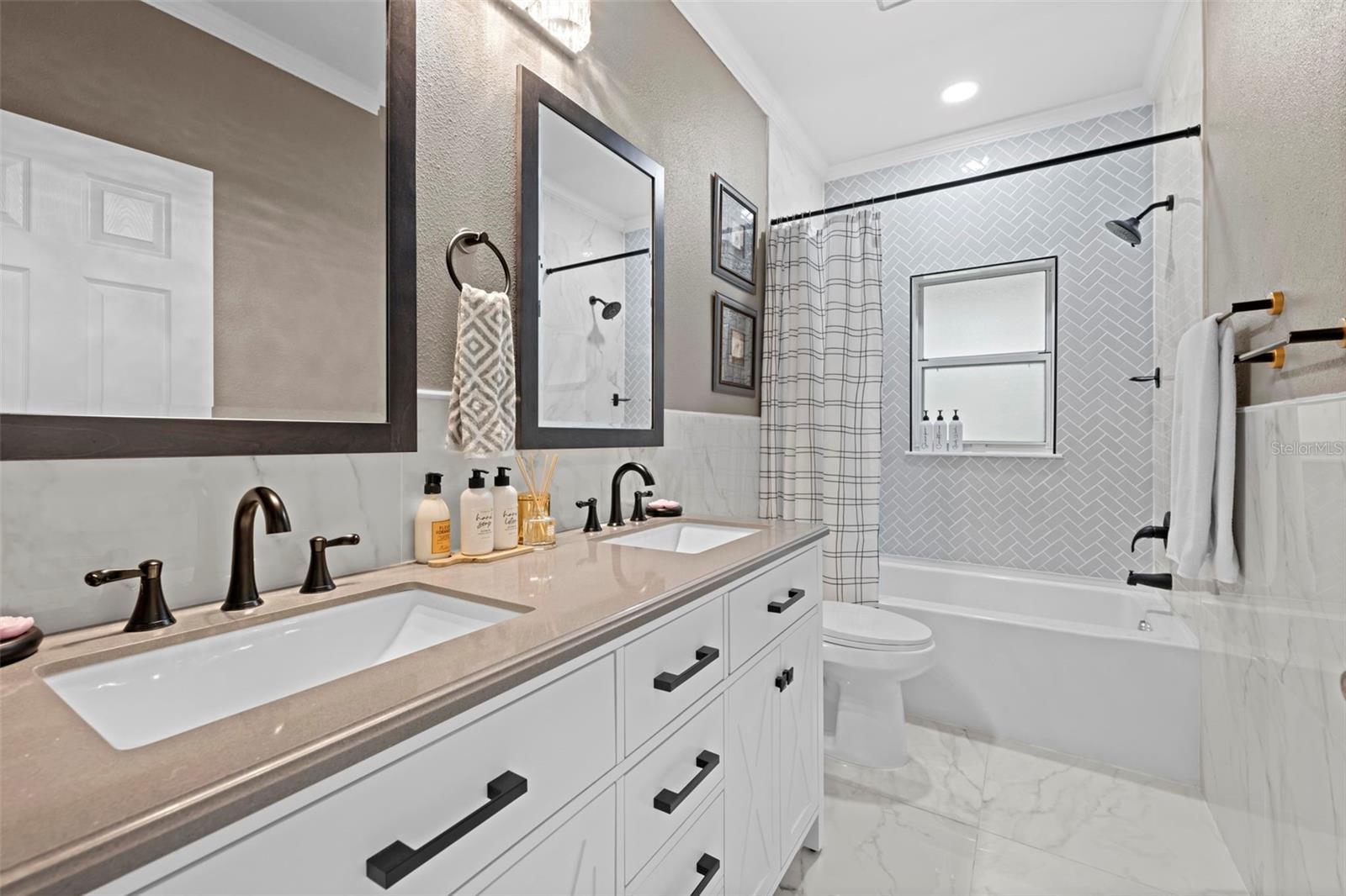 HAMPTON HILLS - Residential