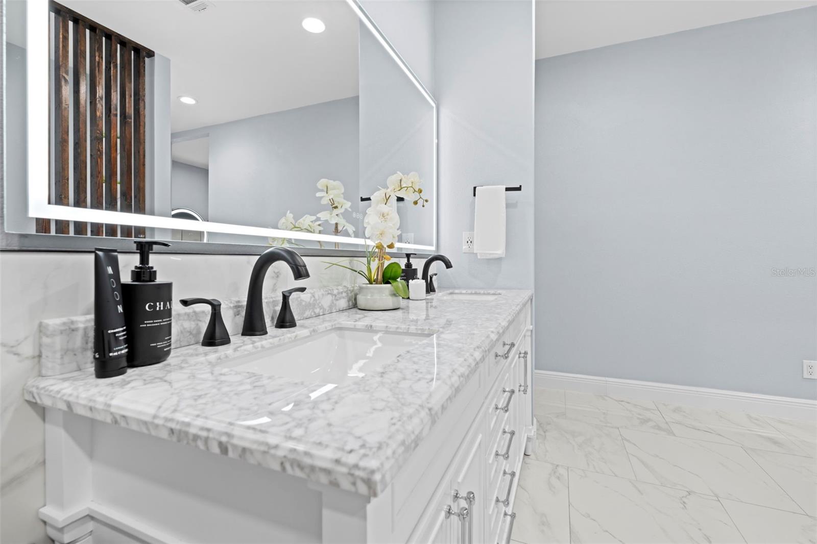 HAMPTON HILLS - Residential