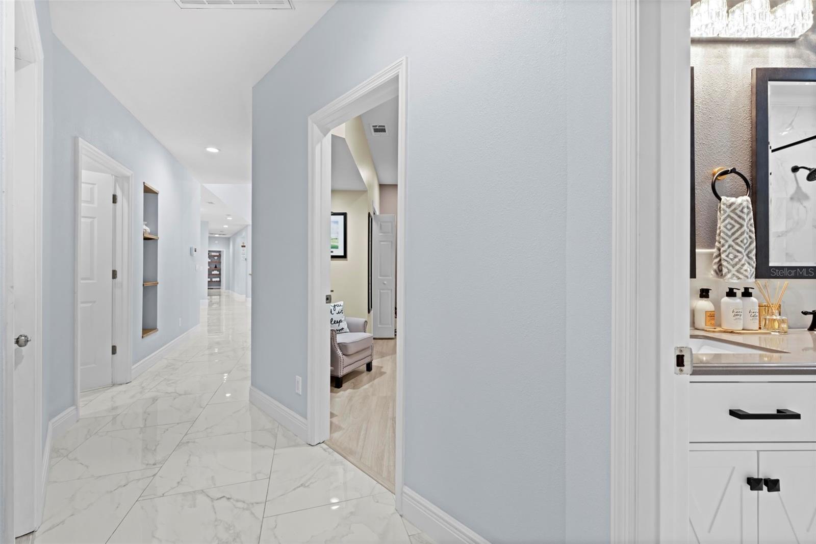 HAMPTON HILLS - Residential