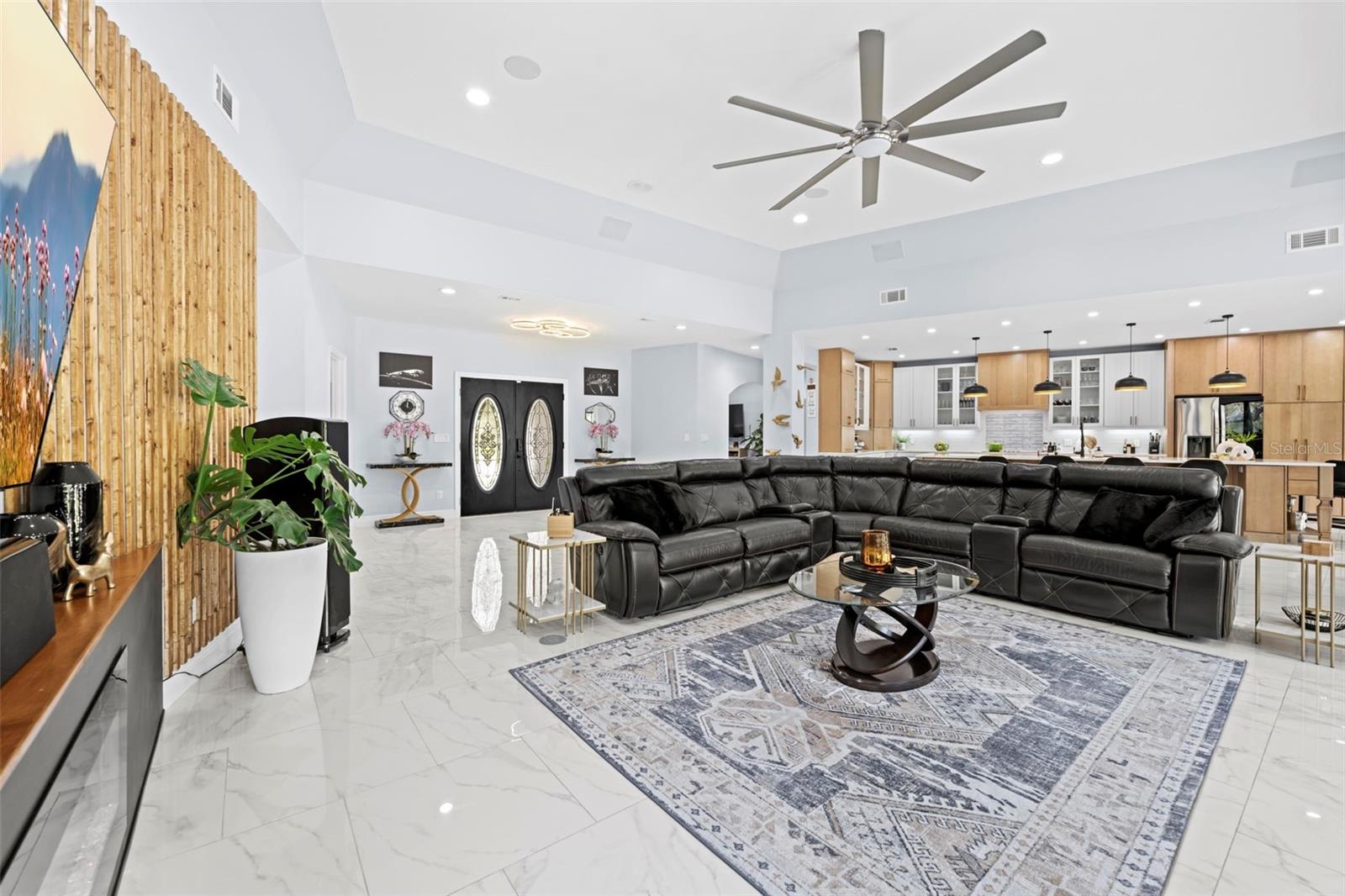 HAMPTON HILLS - Residential