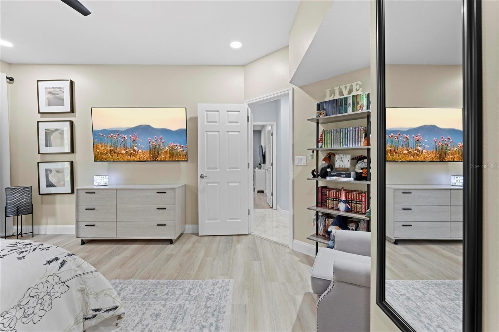 HAMPTON HILLS - Residential