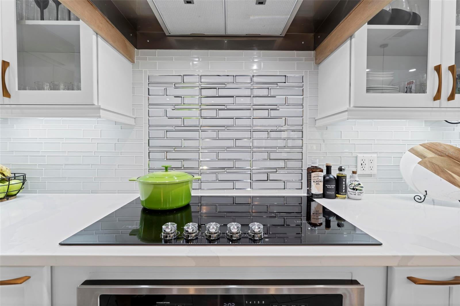 HAMPTON HILLS - Residential