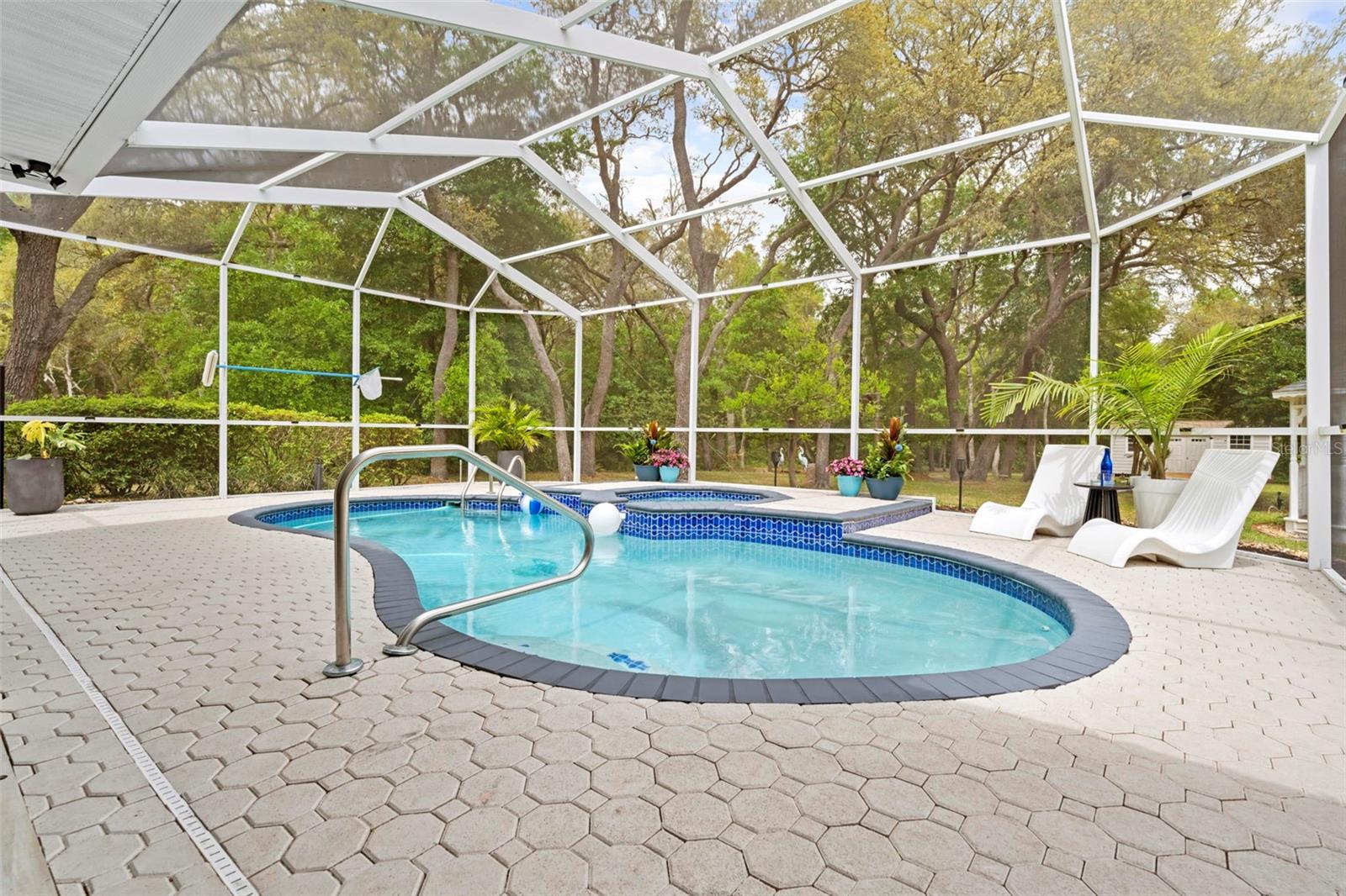 HAMPTON HILLS - Residential