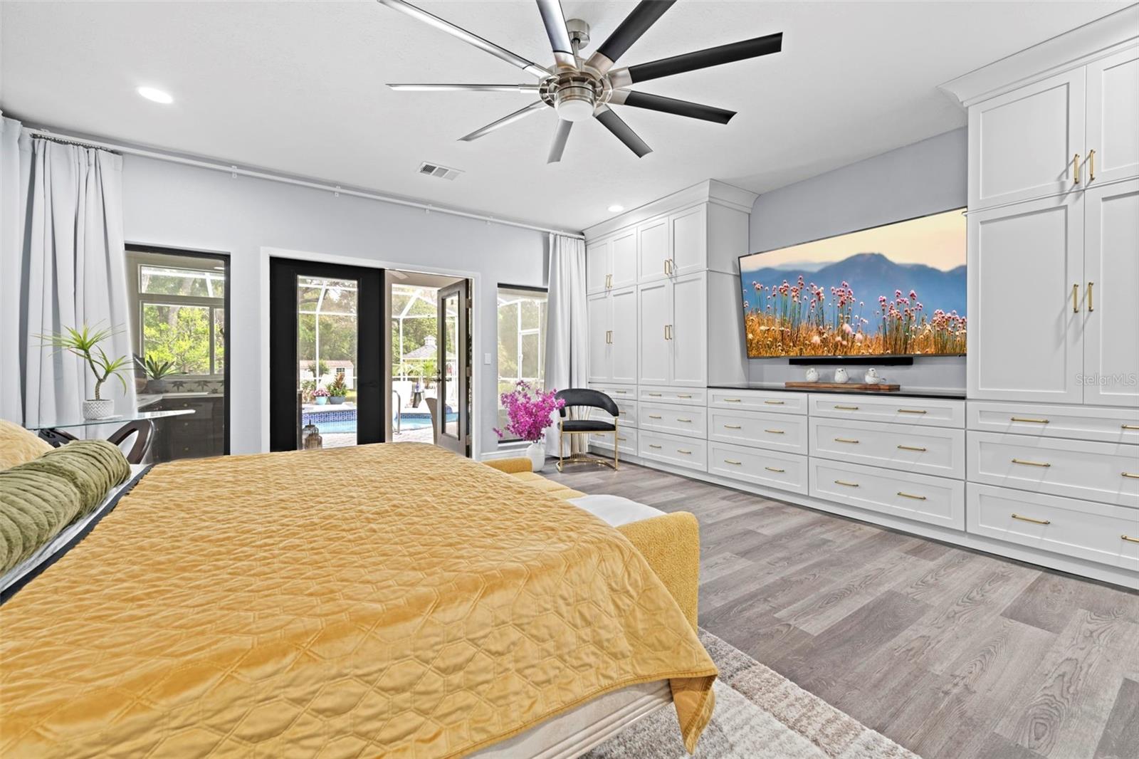 HAMPTON HILLS - Residential