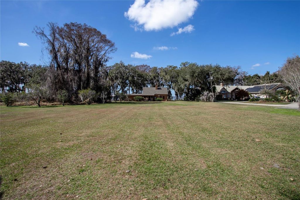 Photo of 31035 Cove Road, Tavares, FL 32778 (MLS # G5107953)