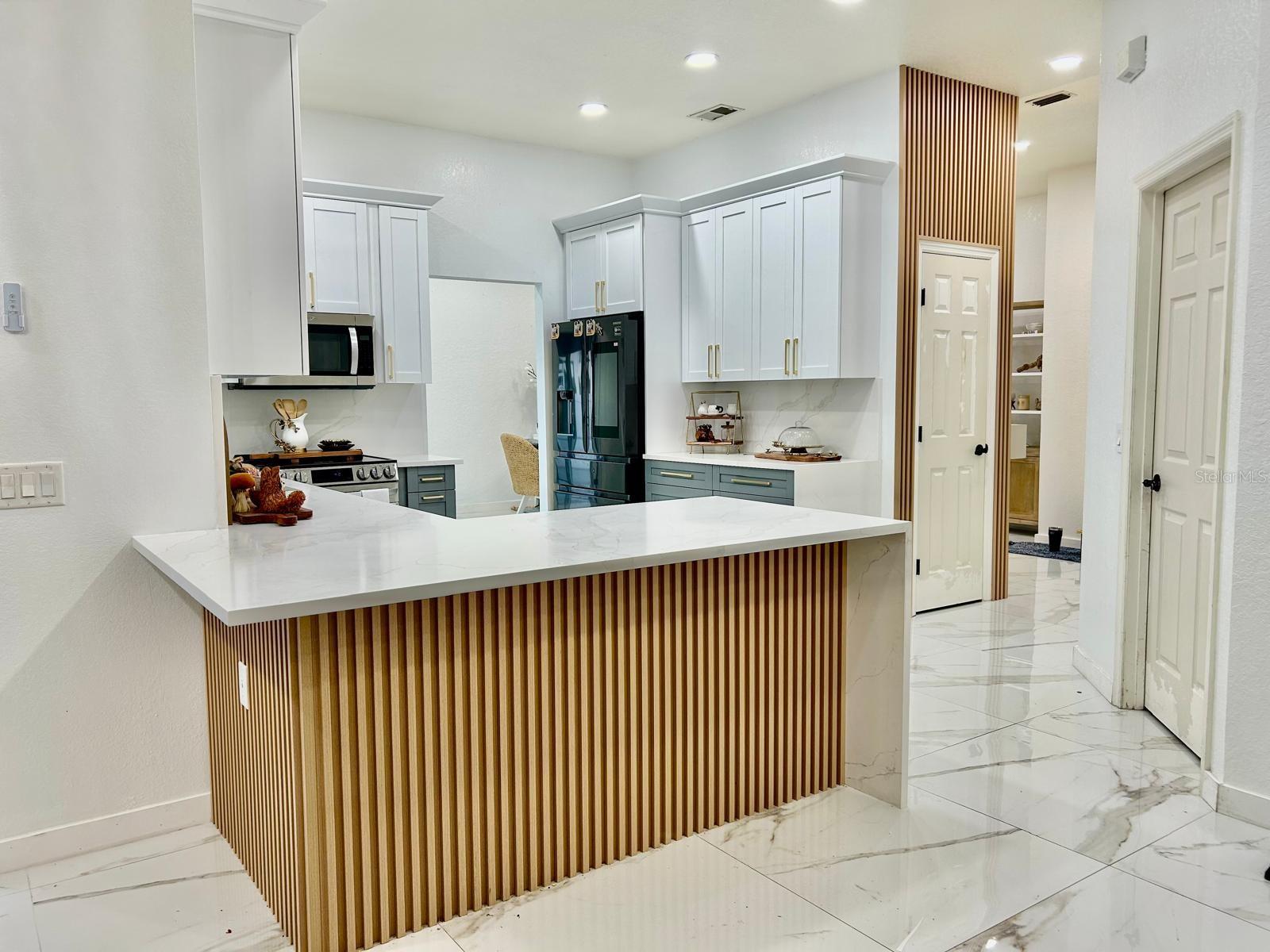 CHARLOMA - Residential