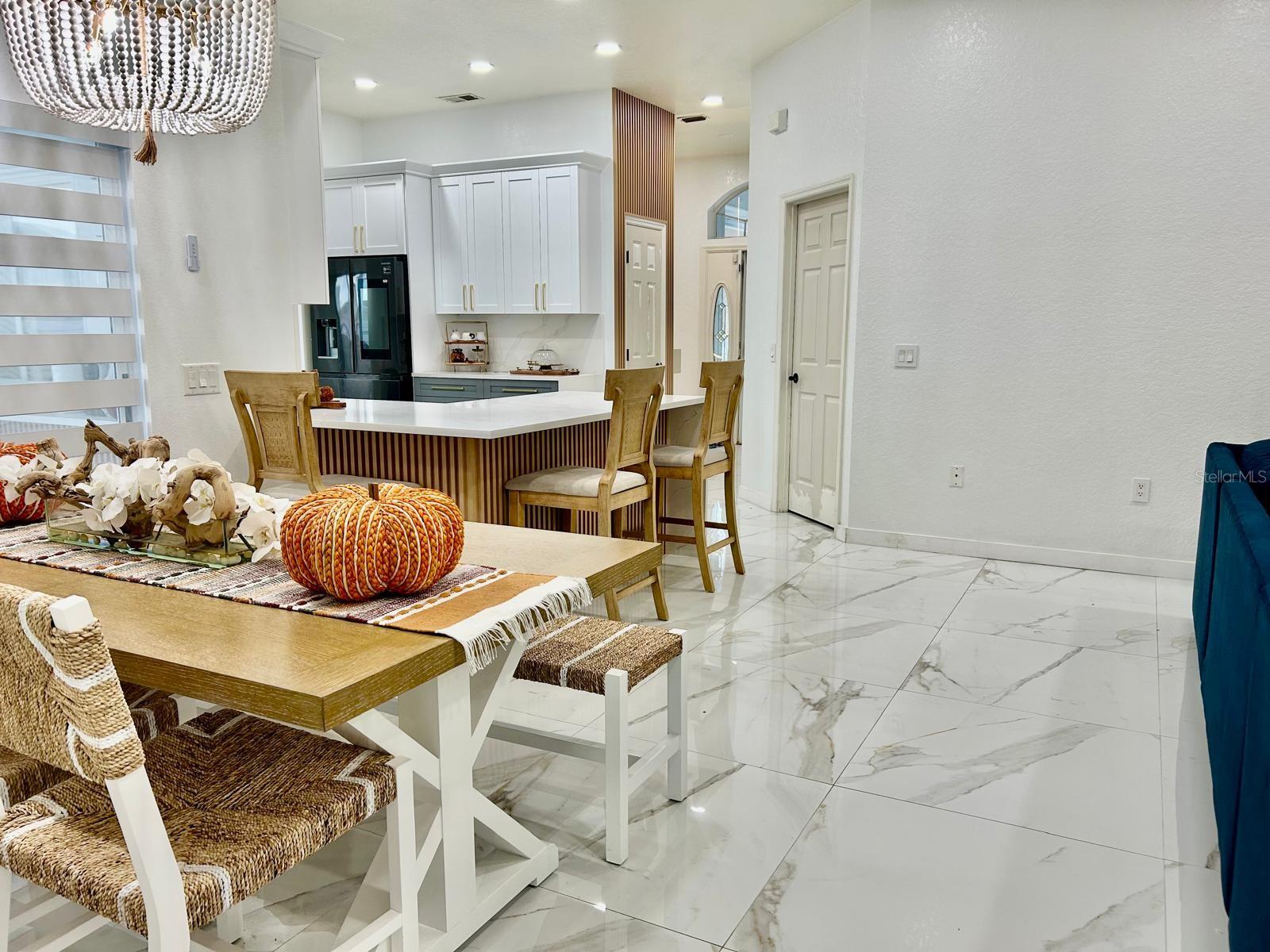 CHARLOMA - Residential