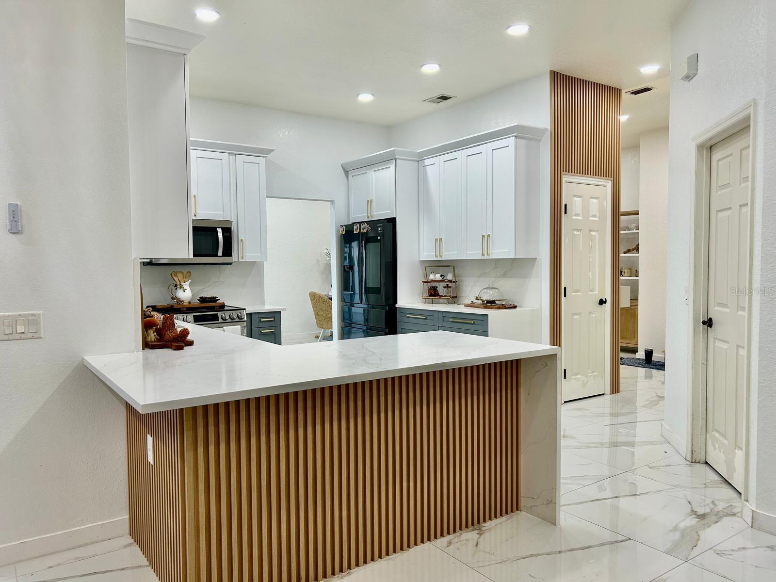 CHARLOMA - Residential