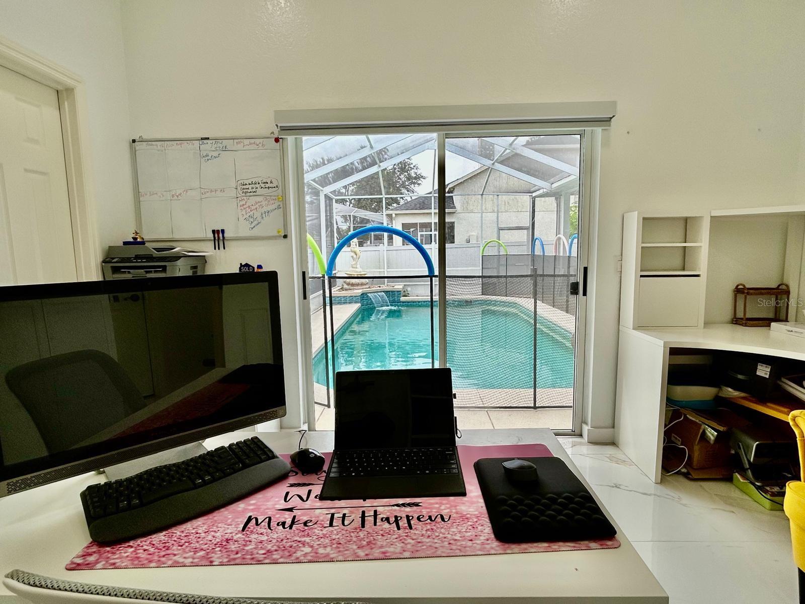 CHARLOMA - Residential