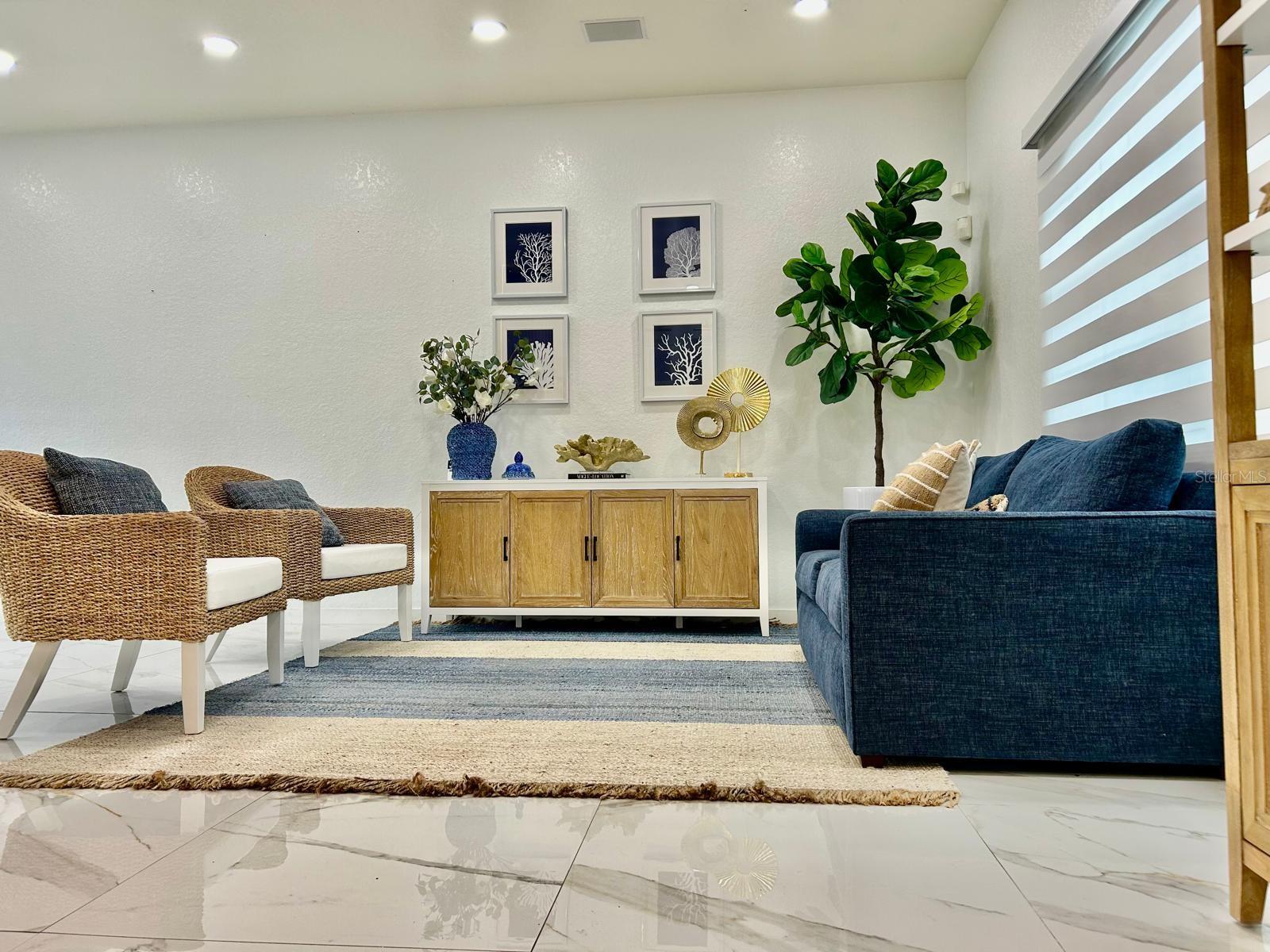 CHARLOMA - Residential