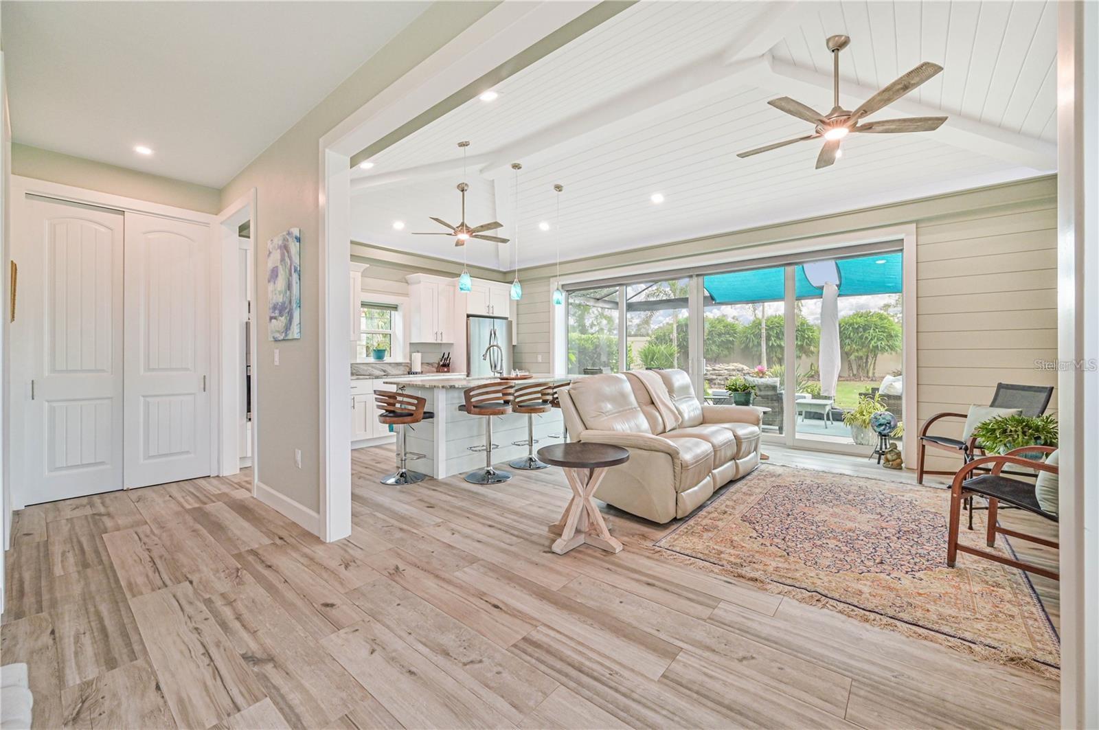 THORNTON CRK MOTORCOACH RESIDENCE - Residential