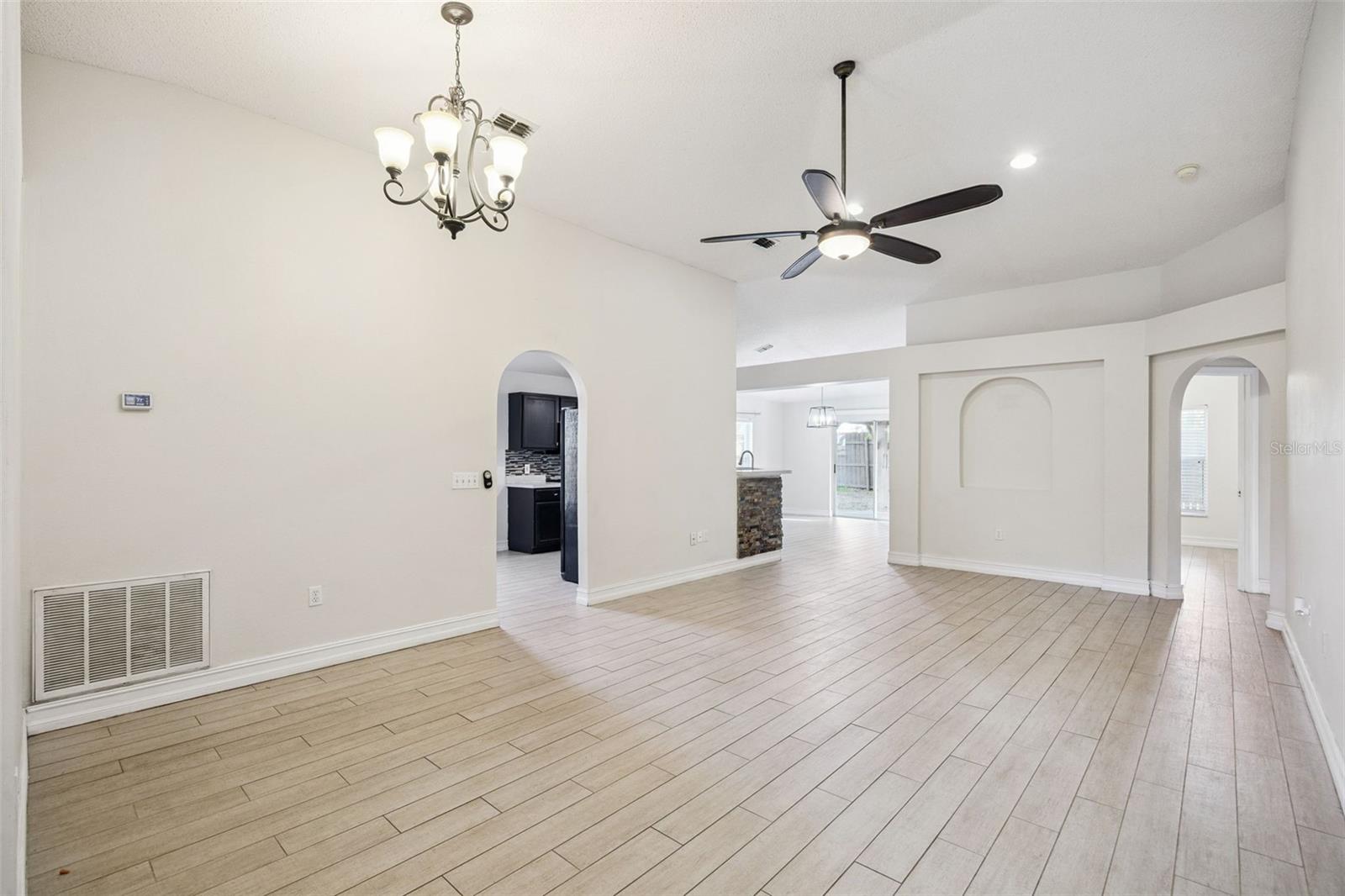 1612 MUIR CIRCLE