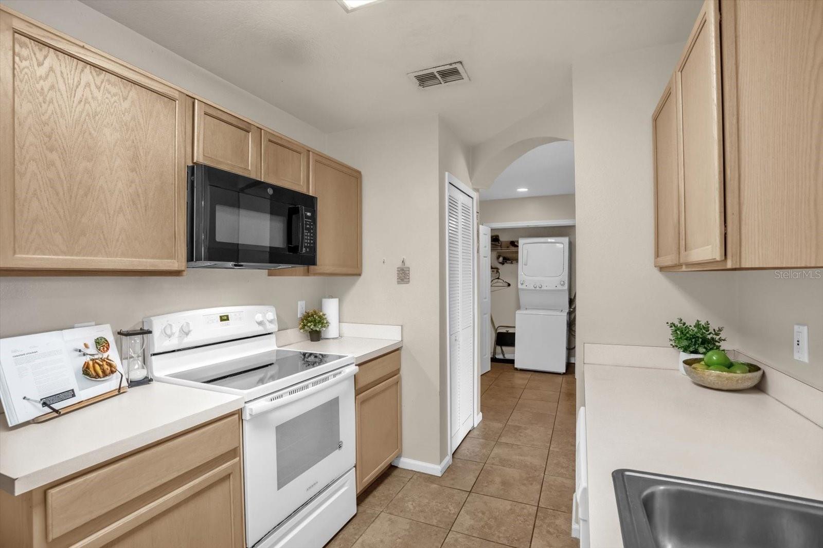 OASIS 02 CONDO PH 04 - Residential