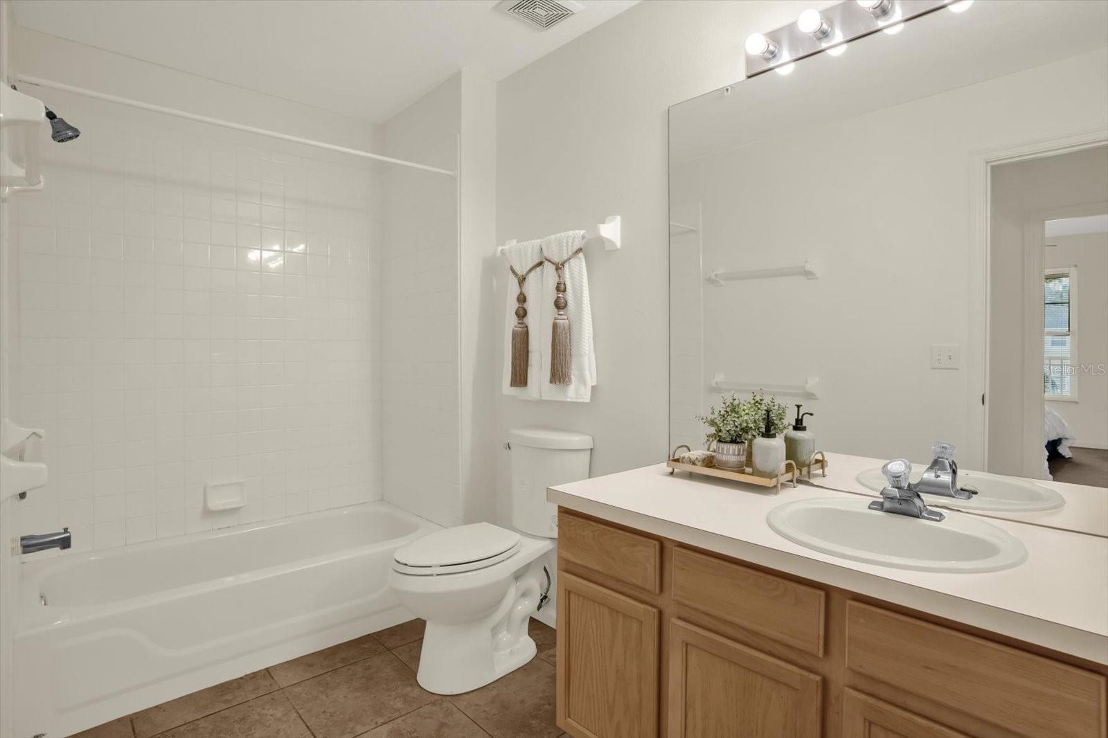 OASIS 02 CONDO PH 04 - Residential