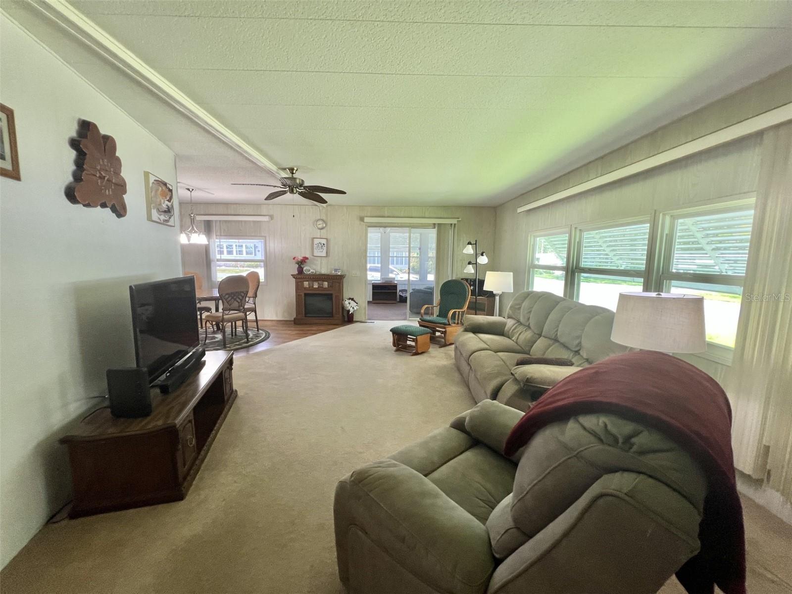 424 HAWTHORNE BOULEVARD