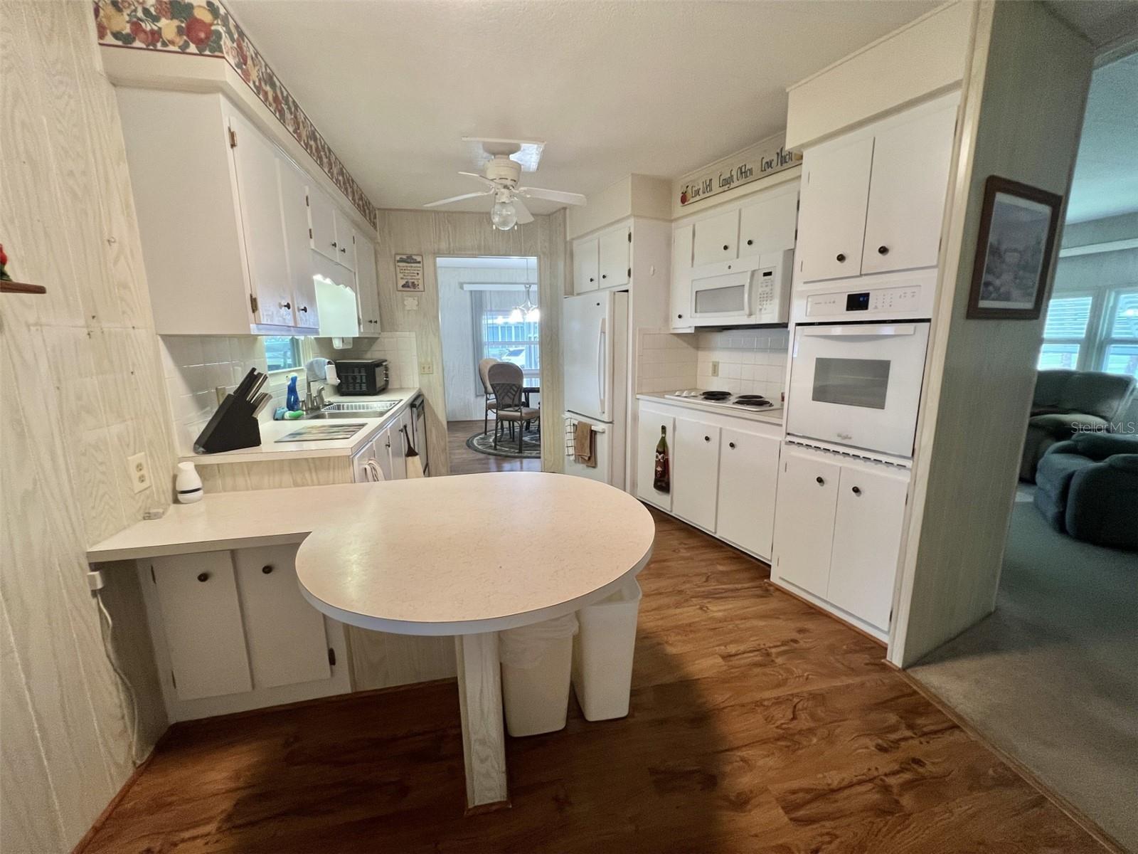 424 HAWTHORNE BOULEVARD