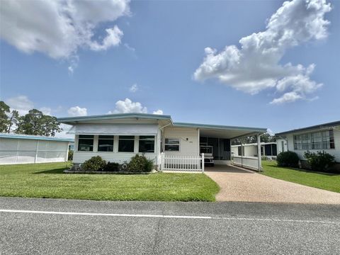 Photo of 424 Hawthorne Boulevard, Leesburg, FL 34748 (MLS # G5098151)