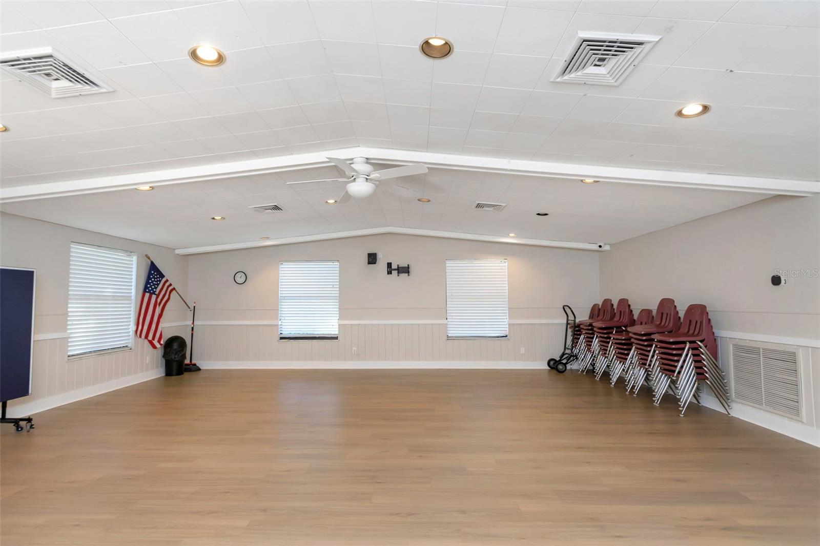 WESTLAKE VILLAGE PT REP OF BLK 8 - Residential