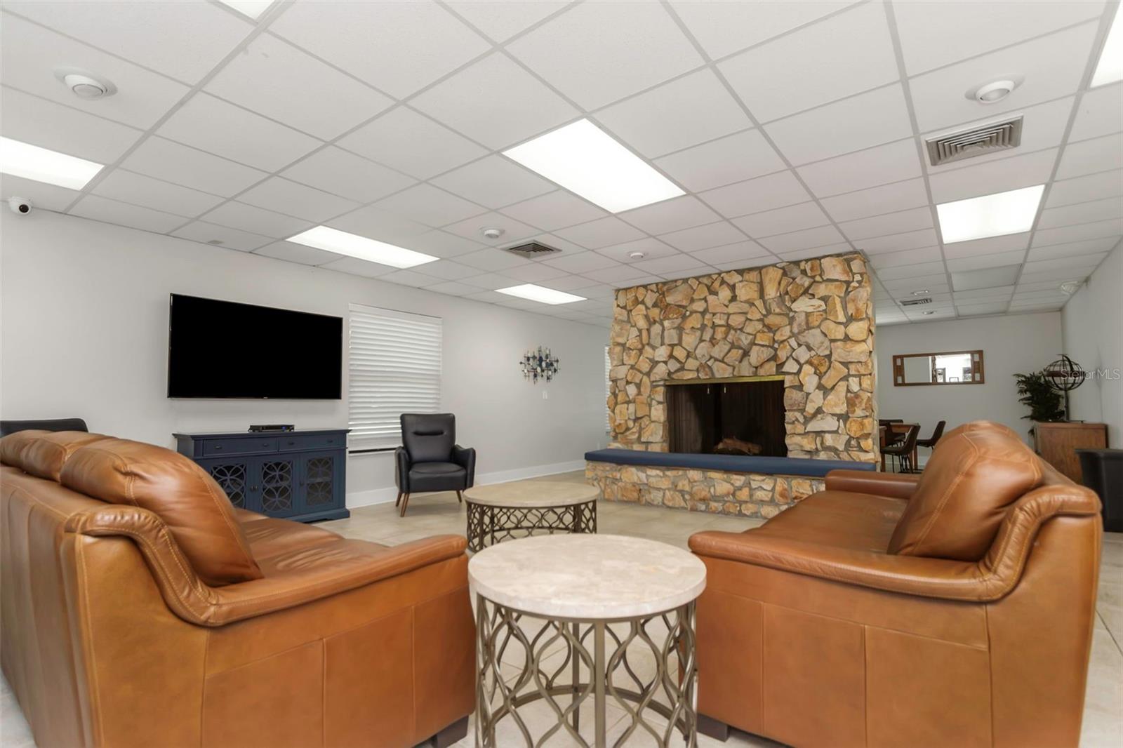 WESTLAKE VILLAGE PT REP OF BLK 8 - Residential