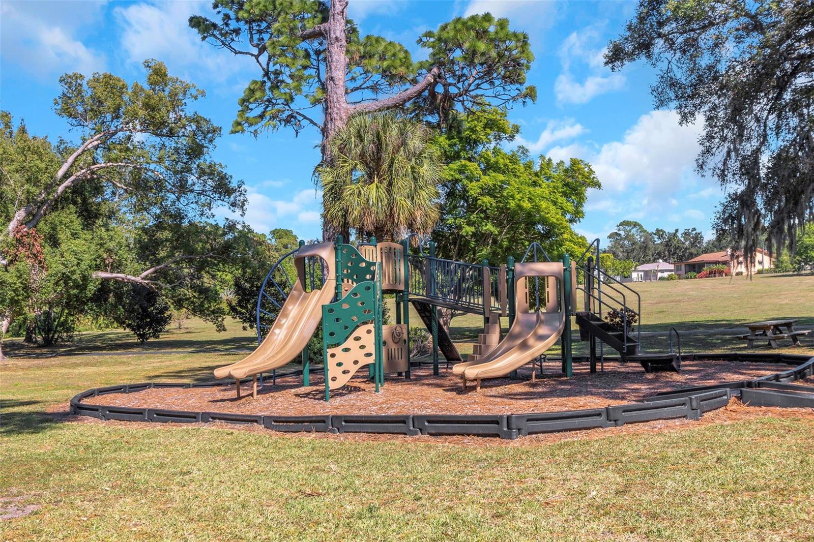 WESTLAKE VILLAGE PT REP OF BLK 8 - Residential