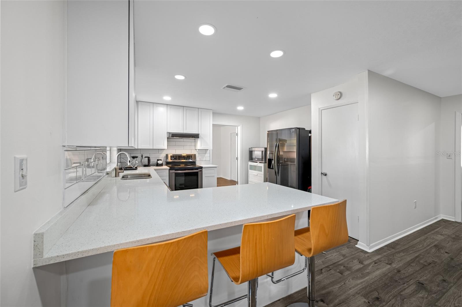 IVY ESTATES UNIT 1 - Residential Lease