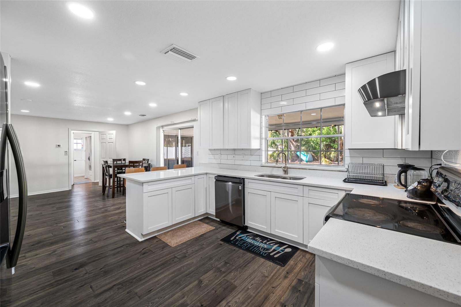 IVY ESTATES UNIT 1 - Residential Lease