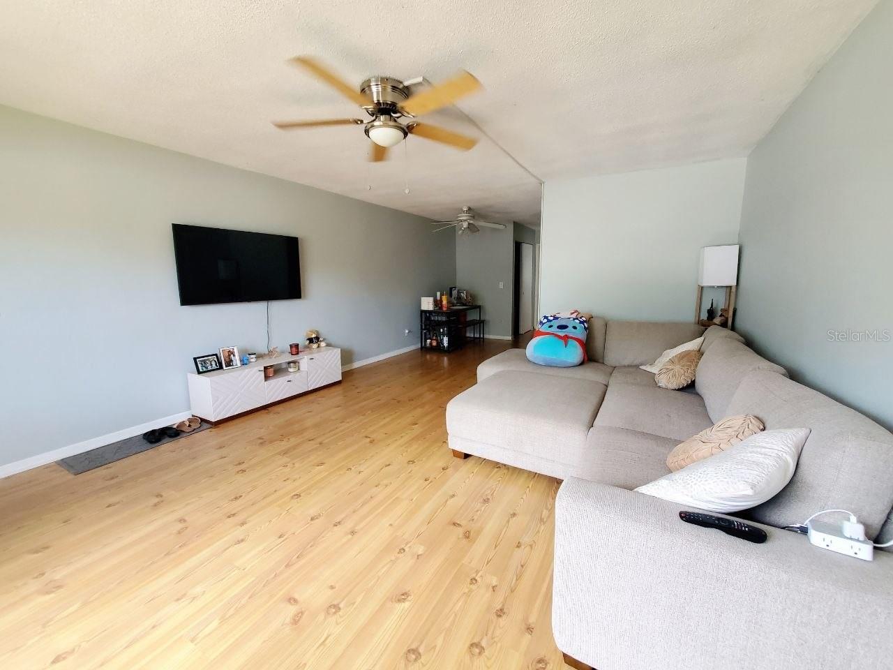 2344 SHELLEY STREET 8