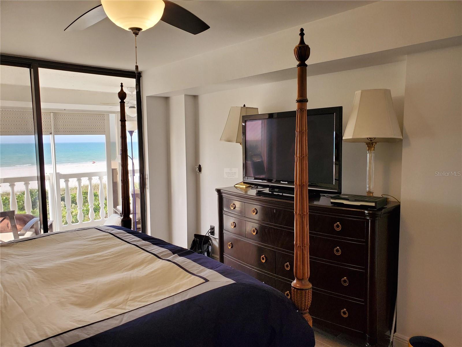 SILVER SANDS BEACH & RACQUET CLUB - Residential Lease