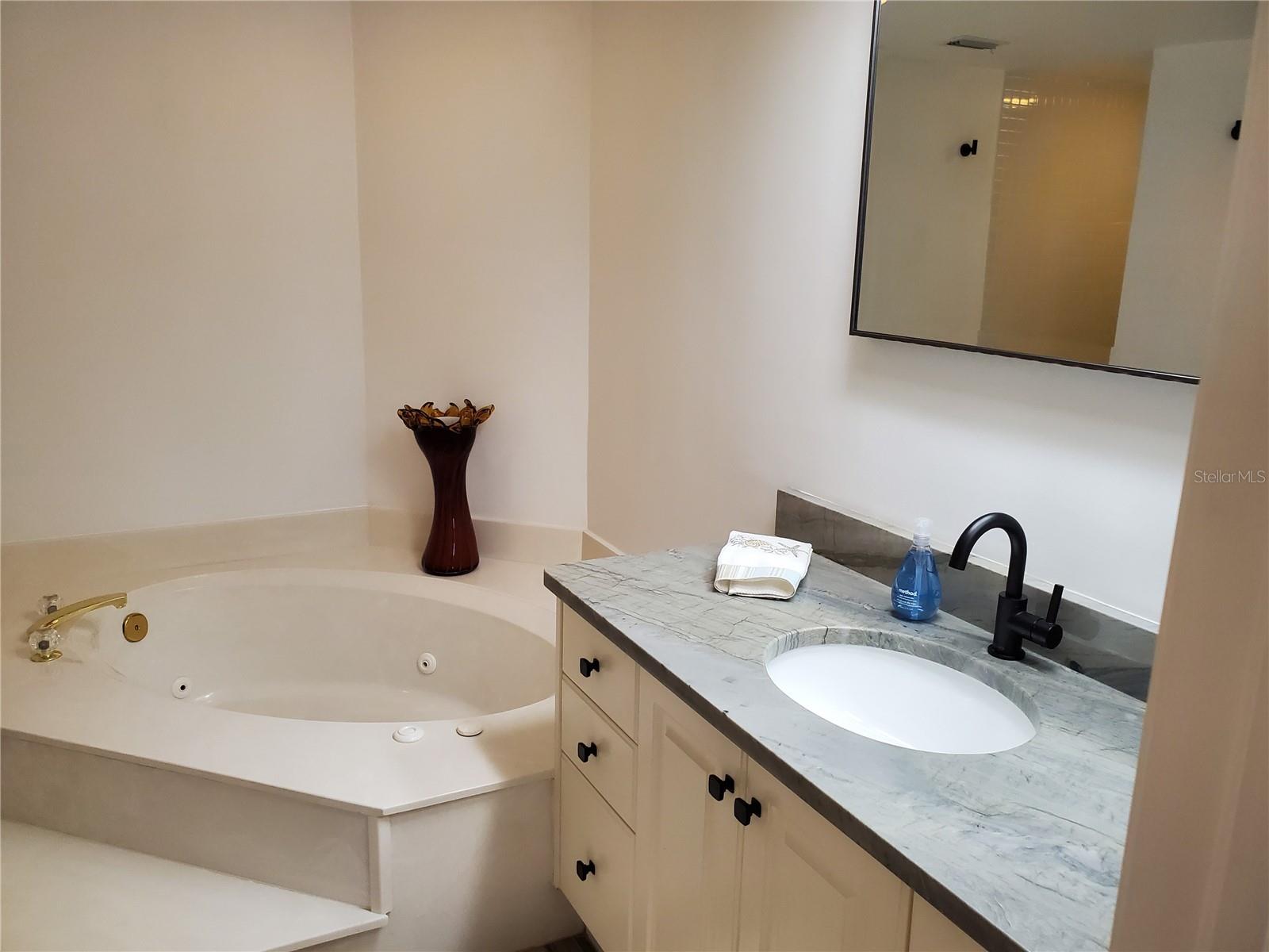SILVER SANDS BEACH & RACQUET CLUB - Residential Lease