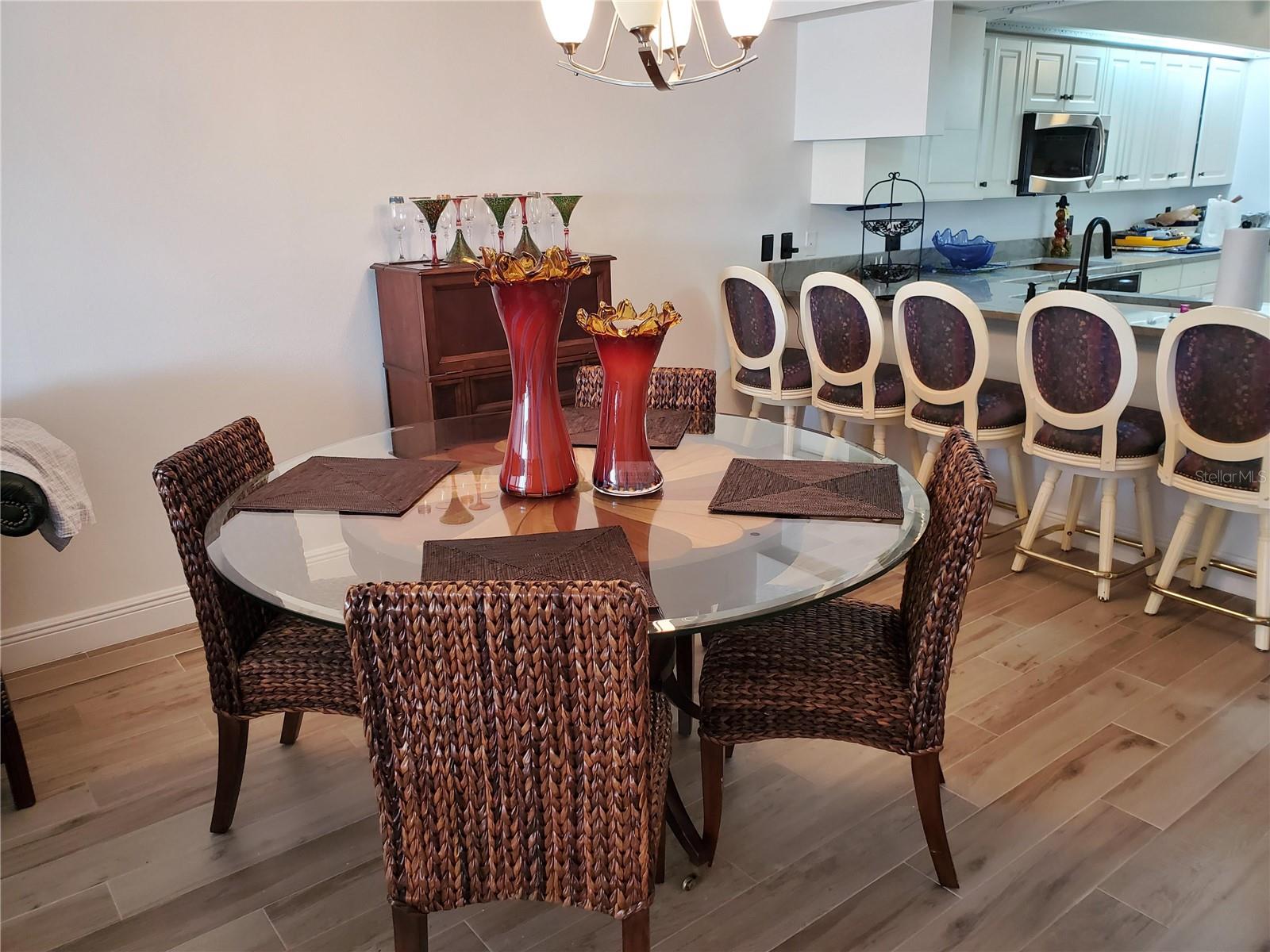 SILVER SANDS BEACH & RACQUET CLUB - Residential Lease