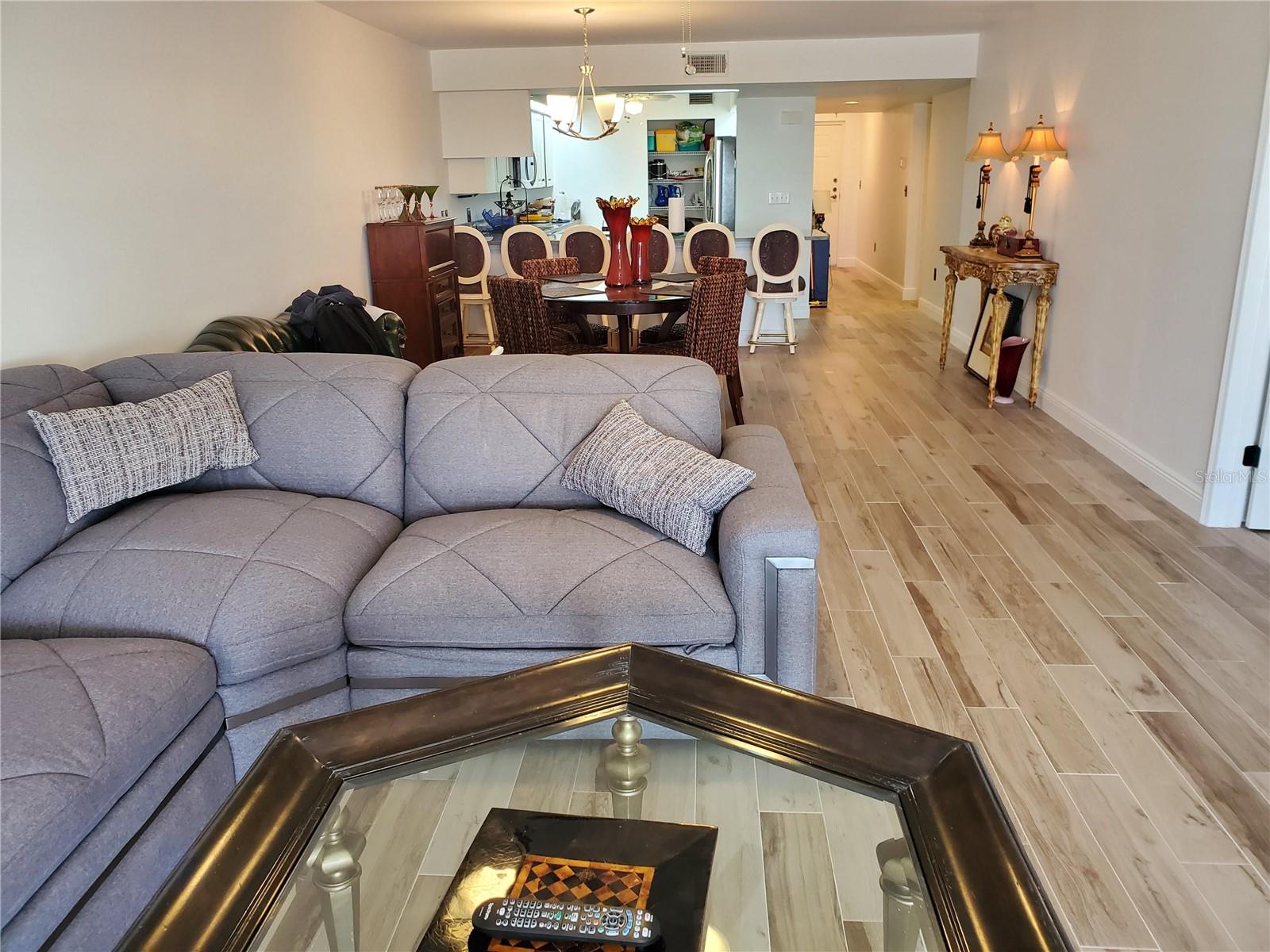 SILVER SANDS BEACH & RACQUET CLUB - Residential Lease
