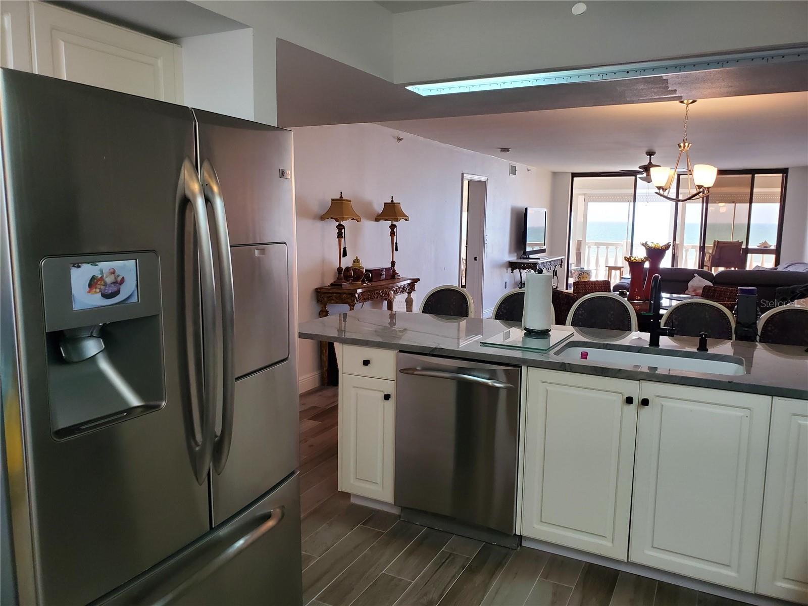 SILVER SANDS BEACH & RACQUET CLUB - Residential Lease